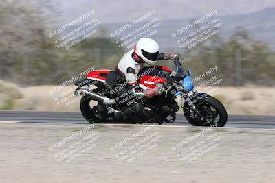 media/Dec-01-2025-Moto Forza (Mon) [[2daa91e15f]]/3-Beginner Group/Session 2 (Turn 7 Inside Pans)/